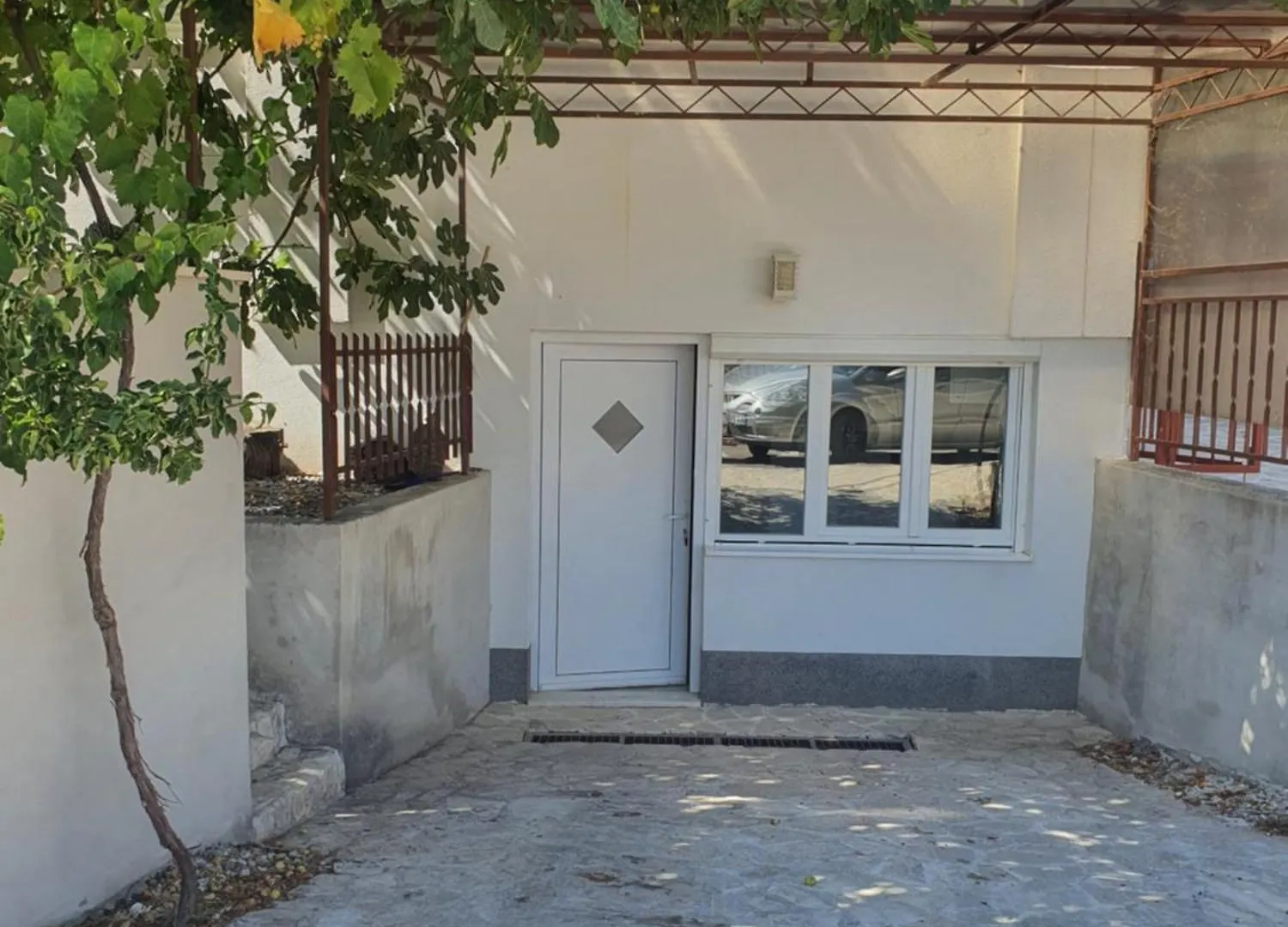 Klara & Frane location